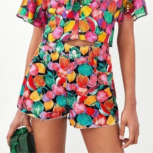 Zara‎ Trafaluc Collection High Rise Shorts 4 - Picture 2 of 13